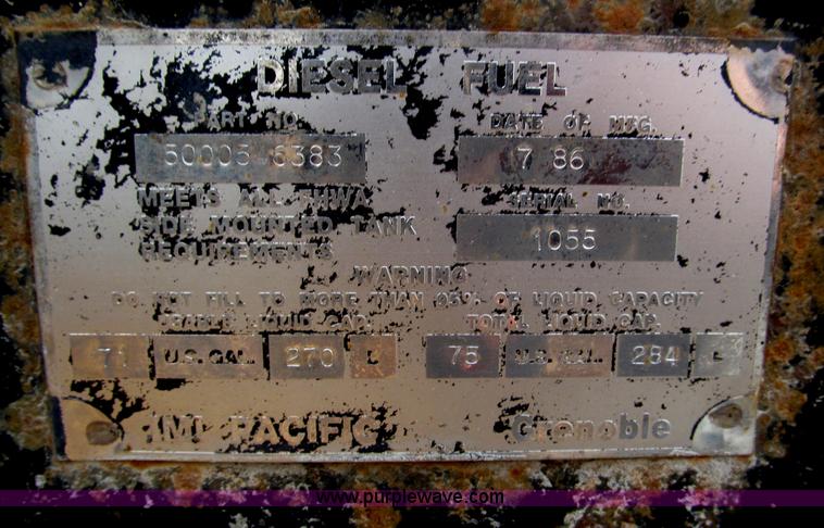 image for item F7289 1987 Mack MS250P truck cab and chassis