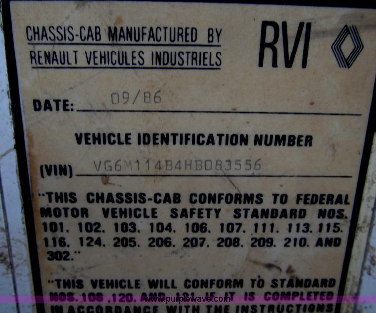 image for item F7289 1987 Mack MS250P truck cab and chassis