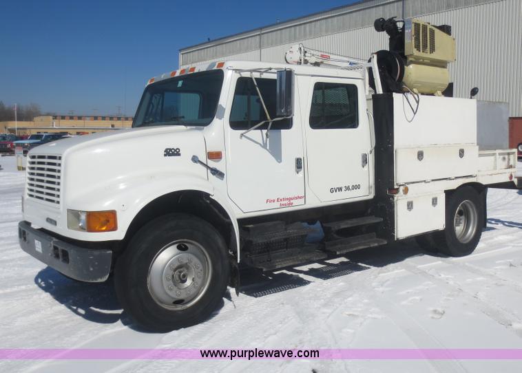 image for item F8198 2000 International 4700 Crew Cab service truck