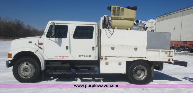 image for item F8198 2000 International 4700 Crew Cab service truck