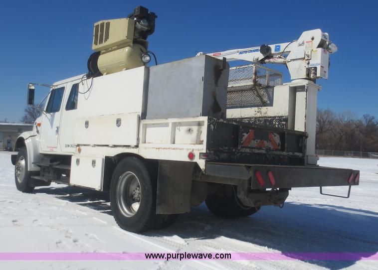 image for item F8198 2000 International 4700 Crew Cab service truck