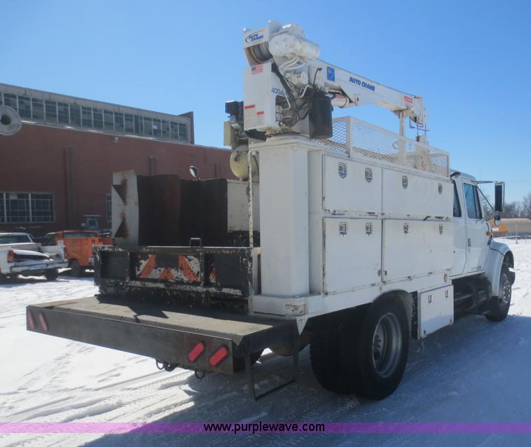 image for item F8198 2000 International 4700 Crew Cab service truck