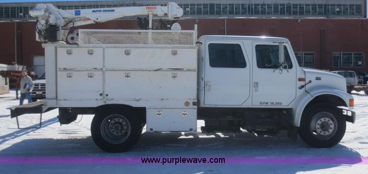 image for item F8198 2000 International 4700 Crew Cab service truck