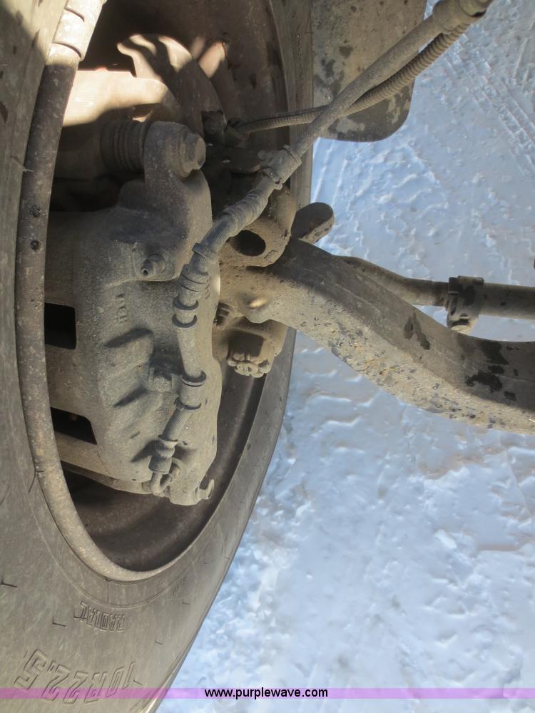 image for item F8198 2000 International 4700 Crew Cab service truck