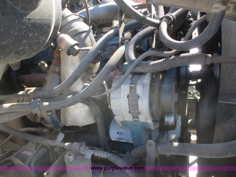 image for item F8198 2000 International 4700 Crew Cab service truck