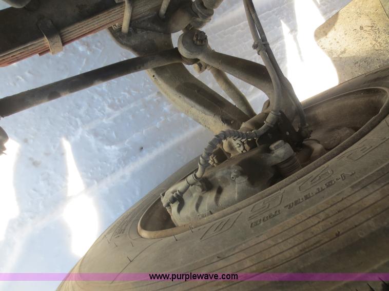 image for item F8198 2000 International 4700 Crew Cab service truck