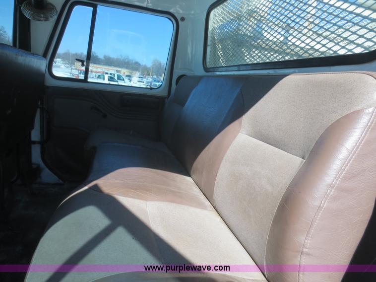 image for item F8198 2000 International 4700 Crew Cab service truck