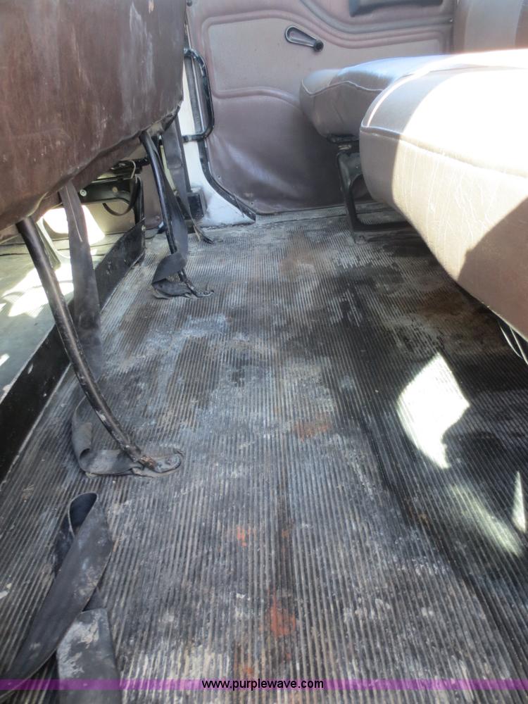 image for item F8198 2000 International 4700 Crew Cab service truck