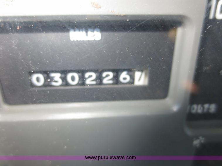 image for item F8198 2000 International 4700 Crew Cab service truck