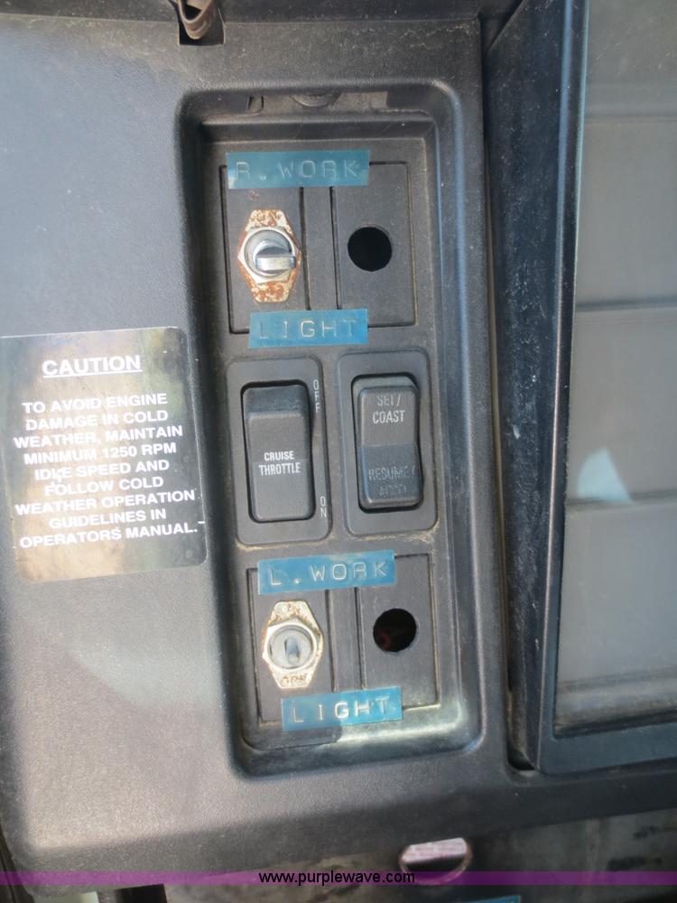 image for item F8198 2000 International 4700 Crew Cab service truck