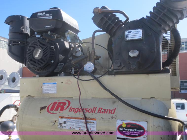 image for item F8198 2000 International 4700 Crew Cab service truck