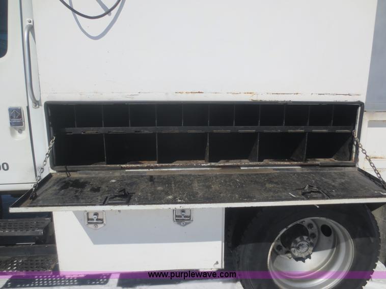 image for item F8198 2000 International 4700 Crew Cab service truck