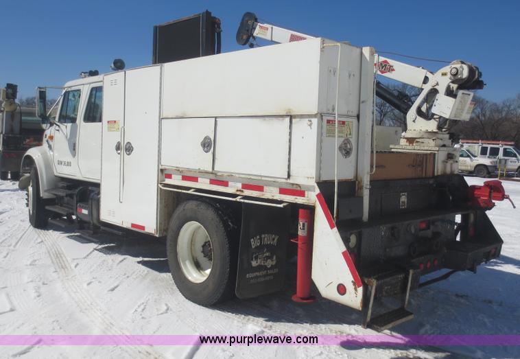 image for item F8199 2000 International 4700 Crew Cab service truck