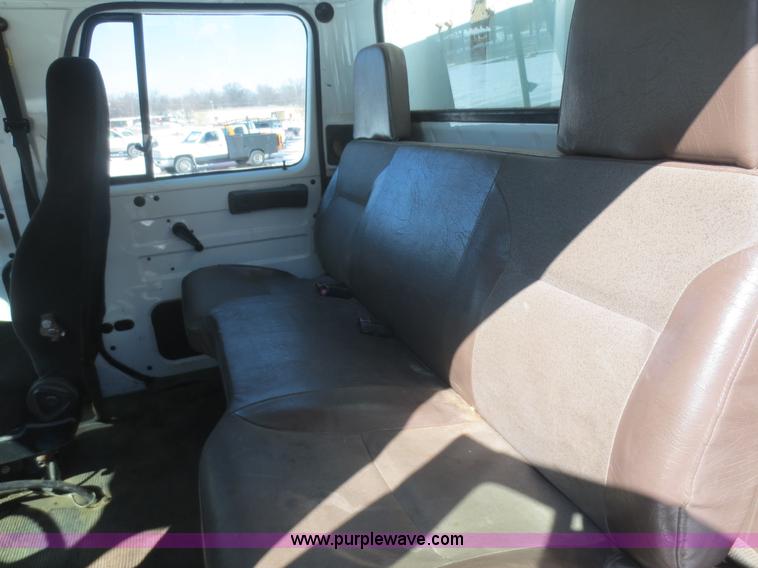 image for item F8199 2000 International 4700 Crew Cab service truck