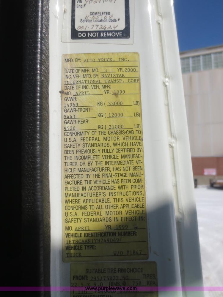 image for item F8199 2000 International 4700 Crew Cab service truck