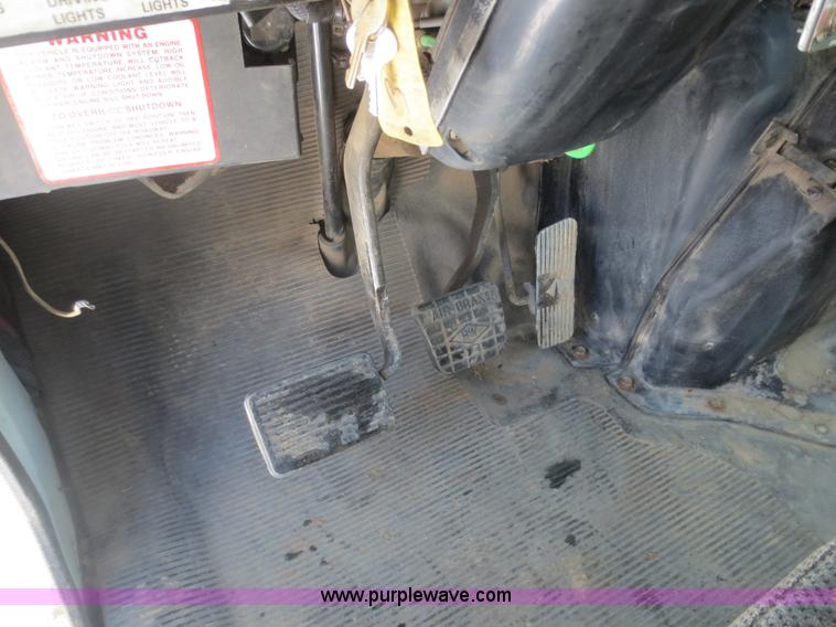 image for item F8199 2000 International 4700 Crew Cab service truck