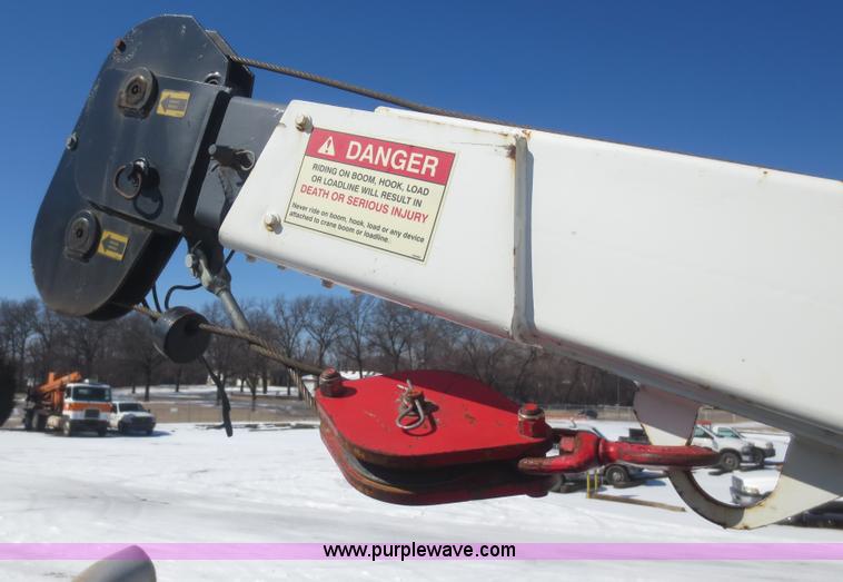 image for item F8199 2000 International 4700 Crew Cab service truck