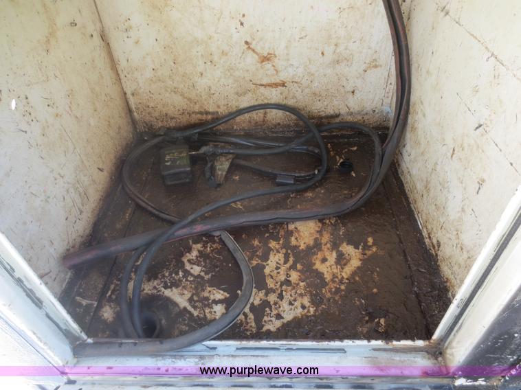 image for item F8199 2000 International 4700 Crew Cab service truck