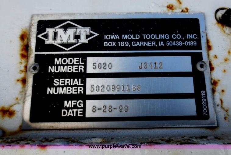 image for item F8199 2000 International 4700 Crew Cab service truck