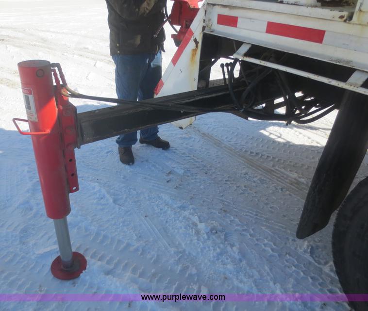 image for item F8199 2000 International 4700 Crew Cab service truck