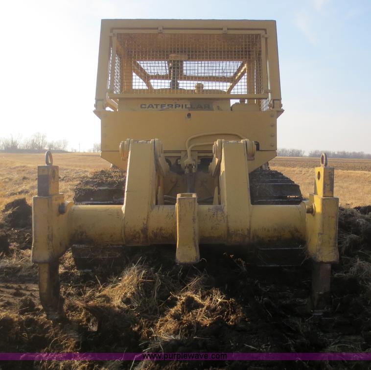 image for item F8203 1970 Caterpillar D7E dozer