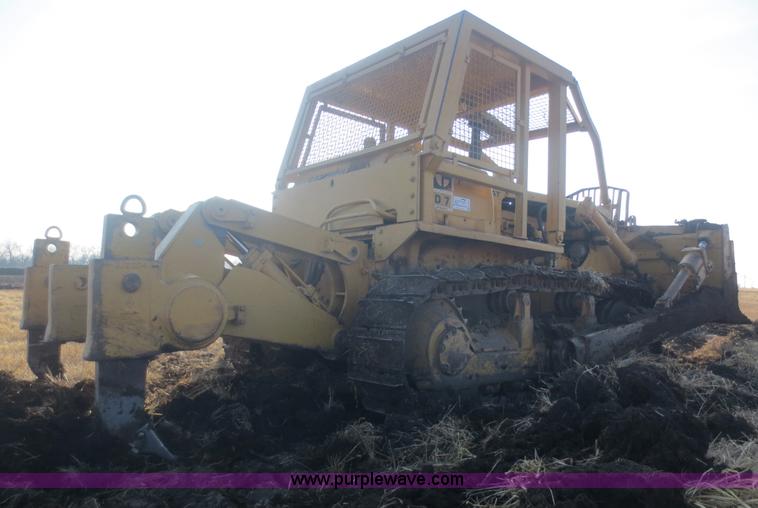 image for item F8203 1970 Caterpillar D7E dozer