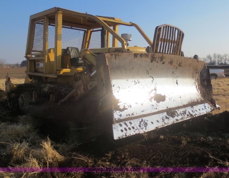 image for item F8203 1970 Caterpillar D7E dozer