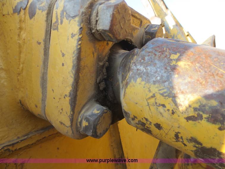 image for item F8203 1970 Caterpillar D7E dozer