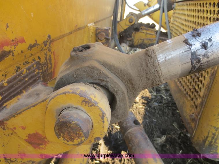 image for item F8203 1970 Caterpillar D7E dozer