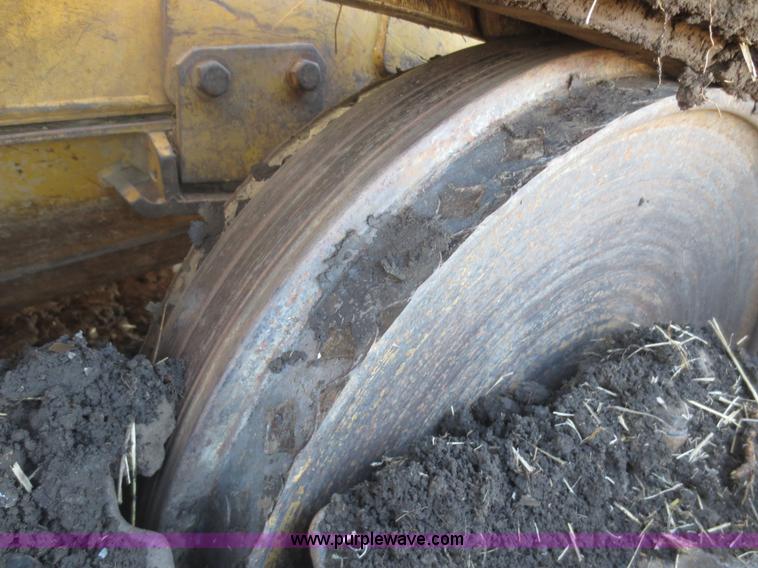 image for item F8203 1970 Caterpillar D7E dozer