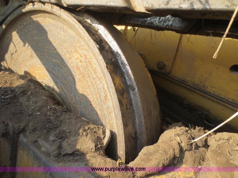 image for item F8203 1970 Caterpillar D7E dozer