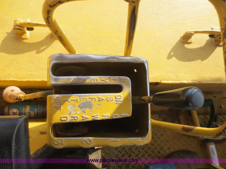 image for item F8203 1970 Caterpillar D7E dozer