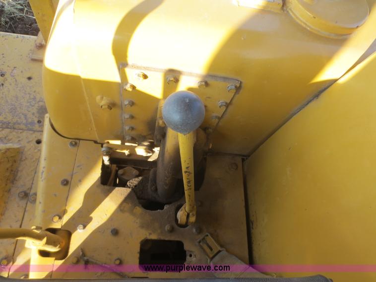 image for item F8203 1970 Caterpillar D7E dozer