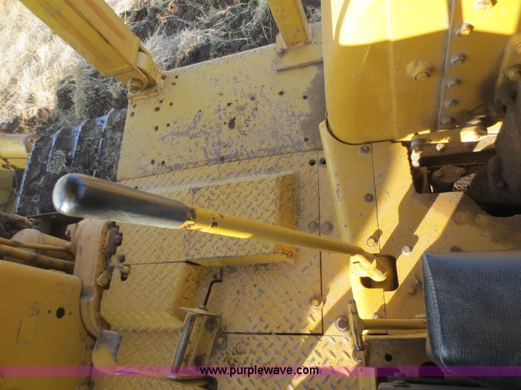 image for item F8203 1970 Caterpillar D7E dozer