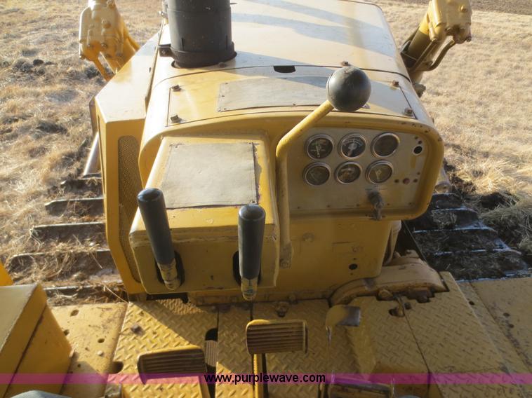 image for item F8203 1970 Caterpillar D7E dozer