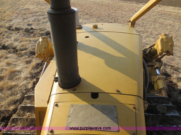 image for item F8203 1970 Caterpillar D7E dozer
