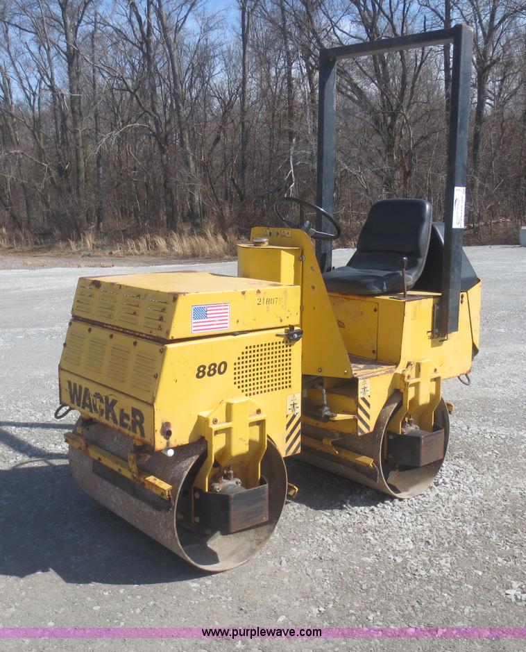 image for item F8204 1997 Wacker RD880V vibratory roller