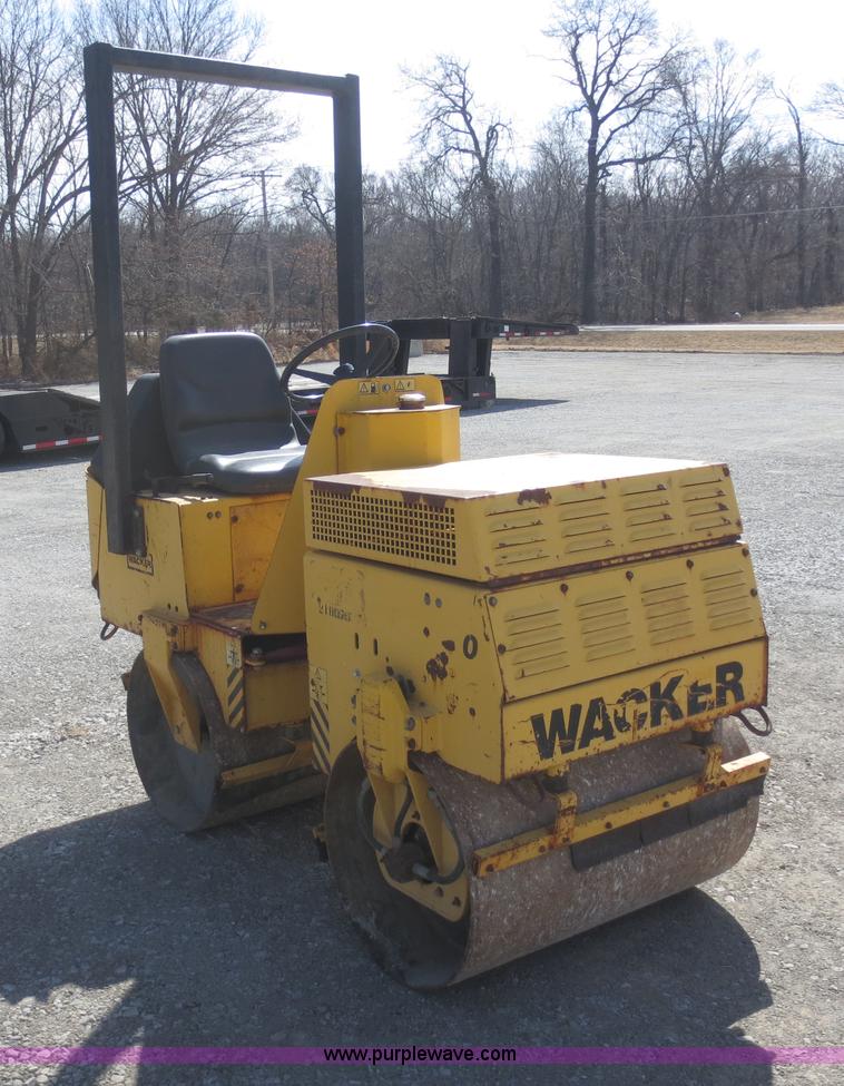 image for item F8204 1997 Wacker RD880V vibratory roller