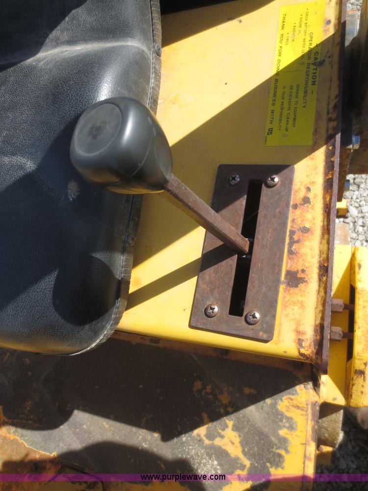 image for item F8204 1997 Wacker RD880V vibratory roller