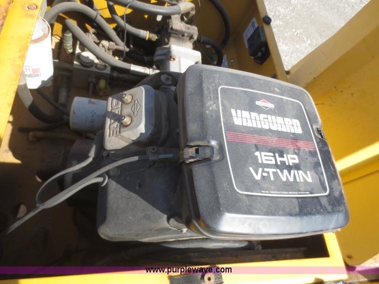 image for item F8204 1997 Wacker RD880V vibratory roller