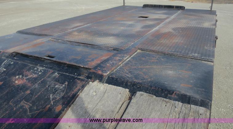 image for item F8205 2000 Etnyre HFR40TD3-T1 trailer