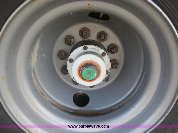 image for item F8205 2000 Etnyre HFR40TD3-T1 trailer