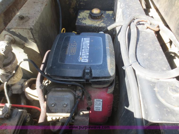 image for item F8205 2000 Etnyre HFR40TD3-T1 trailer