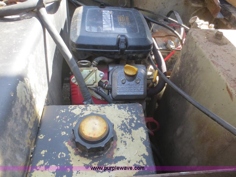 image for item F8205 2000 Etnyre HFR40TD3-T1 trailer