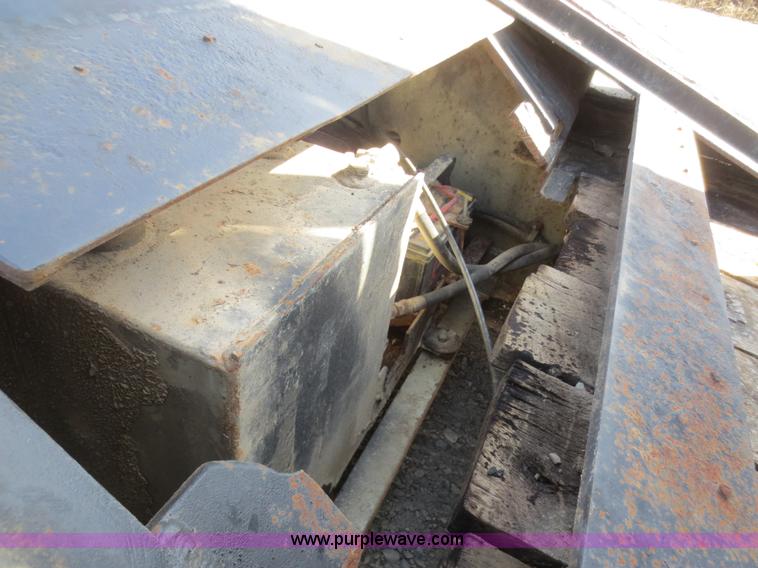 image for item F8205 2000 Etnyre HFR40TD3-T1 trailer