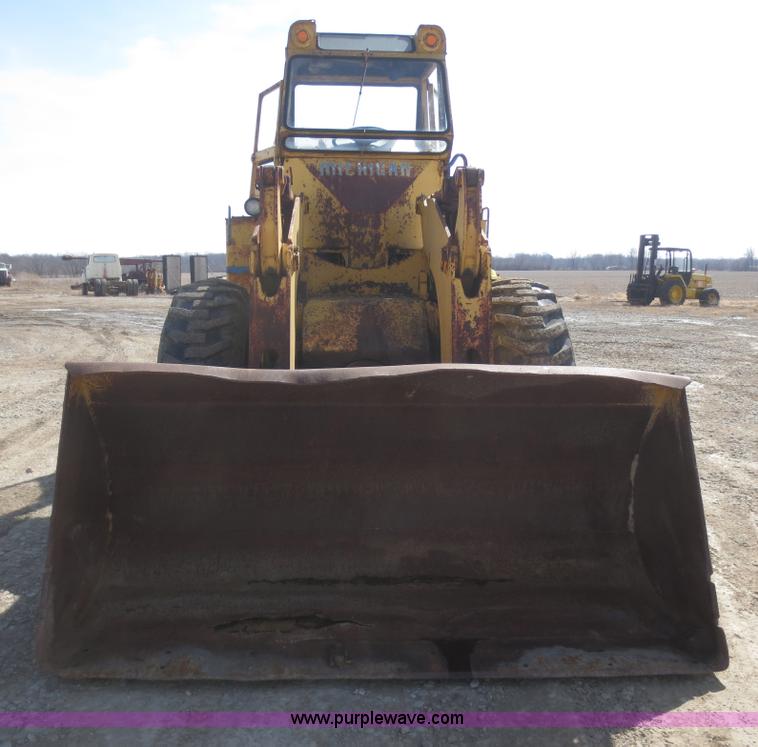 image for item F8206 1970 Michigan 55 wheel loader