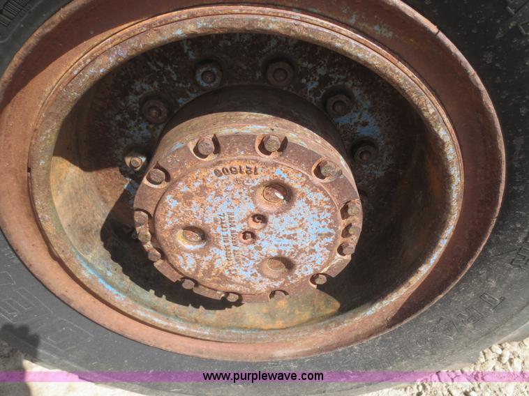 image for item F8206 1970 Michigan 55 wheel loader