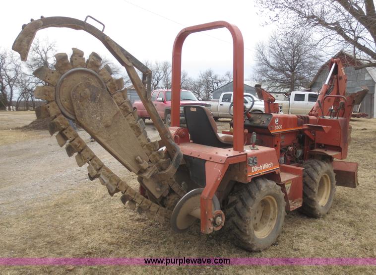 image for item F8208 Ditch Witch 3500 trencher