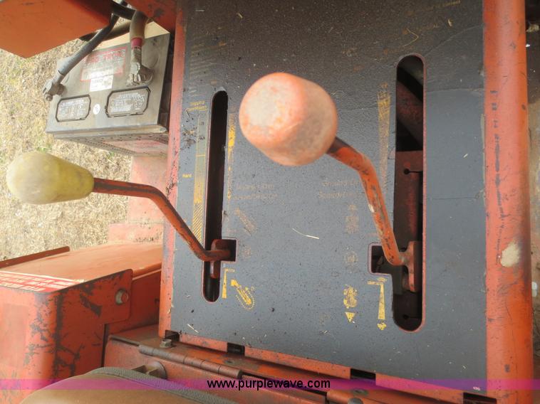 image for item F8208 Ditch Witch 3500 trencher