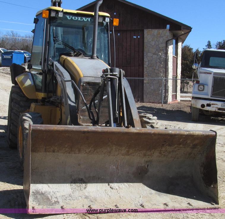 image for item G2282 2008 Volvo BL70 backhoe